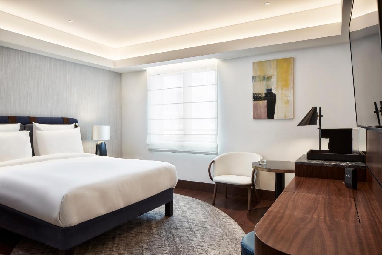 Athens Capital Center Hotel - Mgallery Collection Esterno foto A room at the hotel