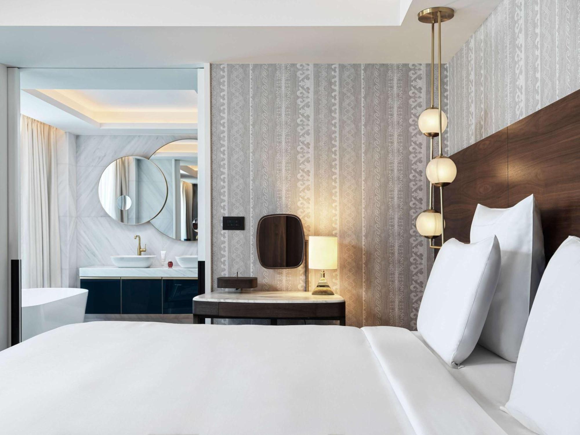 Athens Capital Center Hotel - Mgallery Collection Esterno foto A guest room at the hotel